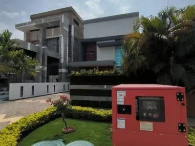 En venta Casa Bote C 5/H en Lecheria,C.R. Casa Bote C con Canal de Navegacion
