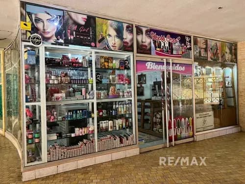 Re/max 2 Mil Vende, Local En El Jumbo, Av 4 De Mayo, Nueva Esparta, Isla De Margarita