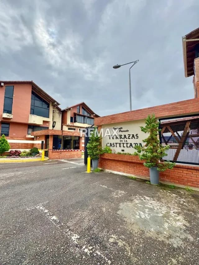 EN VENTA CASA EN LA CASTELLANA