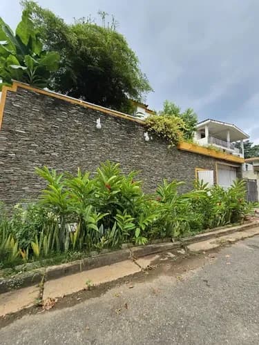 Casa En Venta En Urb Los Nisperos Valencia Yt Yenny Teran Vende