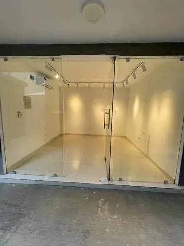 Local Comercial En Alquiler En La Viña, Ideal Para Oficinas. Jp17