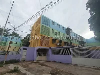 Apartamento en venta en La Isabelica, Valencia, Carabobo - $24k