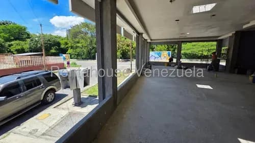 *jl/versatil Local Comercial En Alquiler Bararida Barquisimeto Lara, Venezuela, # 26-3910 / 4 B/ 590 M2