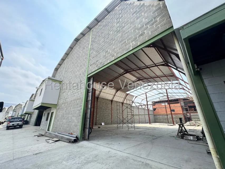 Comercial (Galpon - Deposito) en Venta en Zona Industrial 2, Lara