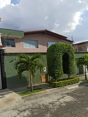 Casa Remodelada En Colinas De Vista Alegre