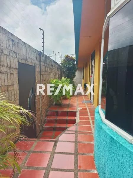 Se Vende Amplia Casa Y n Urbanización Bello Campo Sector Tipuro