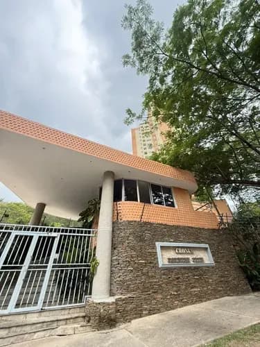 Apto En Alquiler De Lujo Res Cronus Country Club En El Parral 138 M3 3 Habitaciones Cada Una Con Baño Medio Baño Amoblado 2 Puestos Techados Planta Eléctrica 100% Pozo De Agua. An