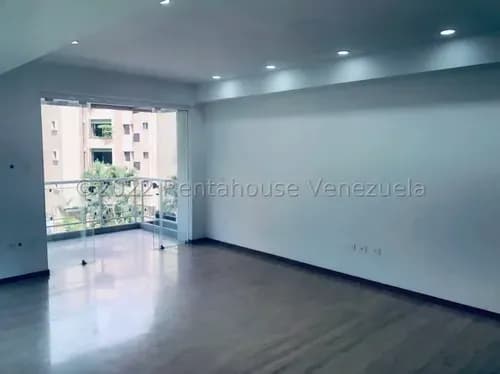 Apartamento En Venta En Campo Alegre, Caracas 22-15479 Yf