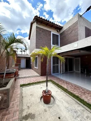 Michelle Vende Town House En El Rincon Res Villa Orense Ad-g /426