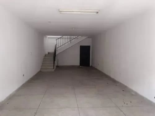 En Venta Local Comercial 2 Pisos Av. Bolivar Sur D12-44