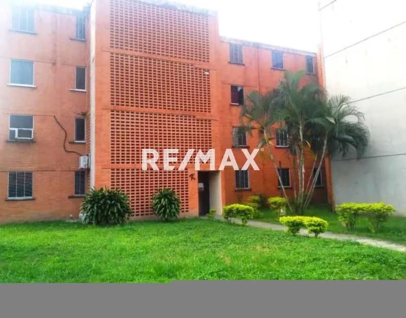 Se Alquila Apartamento de dos Habitaciones en Residencias Tulipan