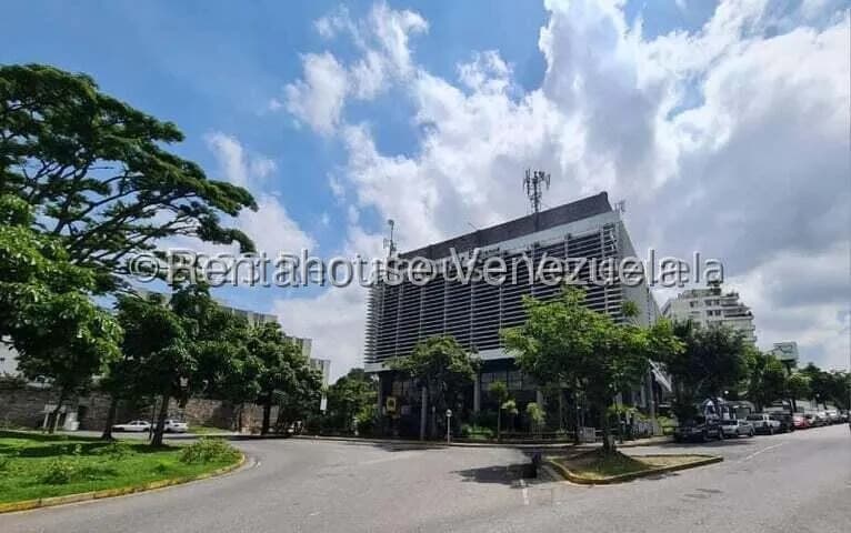 Comercial (Local Comercial) en Venta en Los Samanes, Distrito Metropolitano