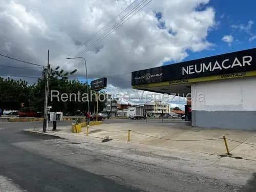 # 26- 10330 Alquiler Galpón En El Centro Con Carga Interna De Contenedores Y Trifásica Cabudare,lara Aa /?