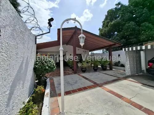 Casa En Venta En El Limon Maracay Con Planta Electrica Mm 26-13244