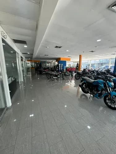 (hl28) Alquilo O Vendo Local En La Av Andres Eloy Blanco Ideal Para Consecionario, De Vehiculo O Moto