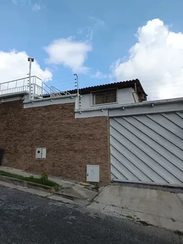 Parte Alta Del Marqués, Casa Amplia En Calle Cerrada, Con Vigilancia 24/7