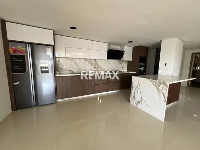 En Venta Lujoso Apartamento en Manhattan Suites, Urbanización la Soledad de Maracay