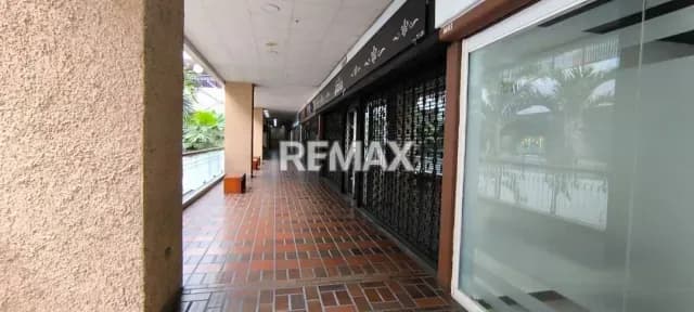 Se alquila local comercial Centro Comercial Galería Prados del Este