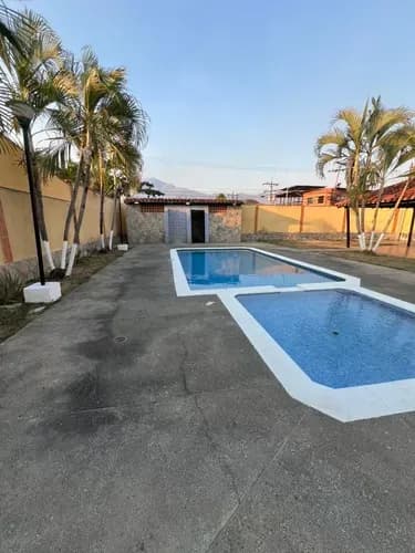 Oportunidad De Casa Piscina Y Cancha En San Diego Res Trianas