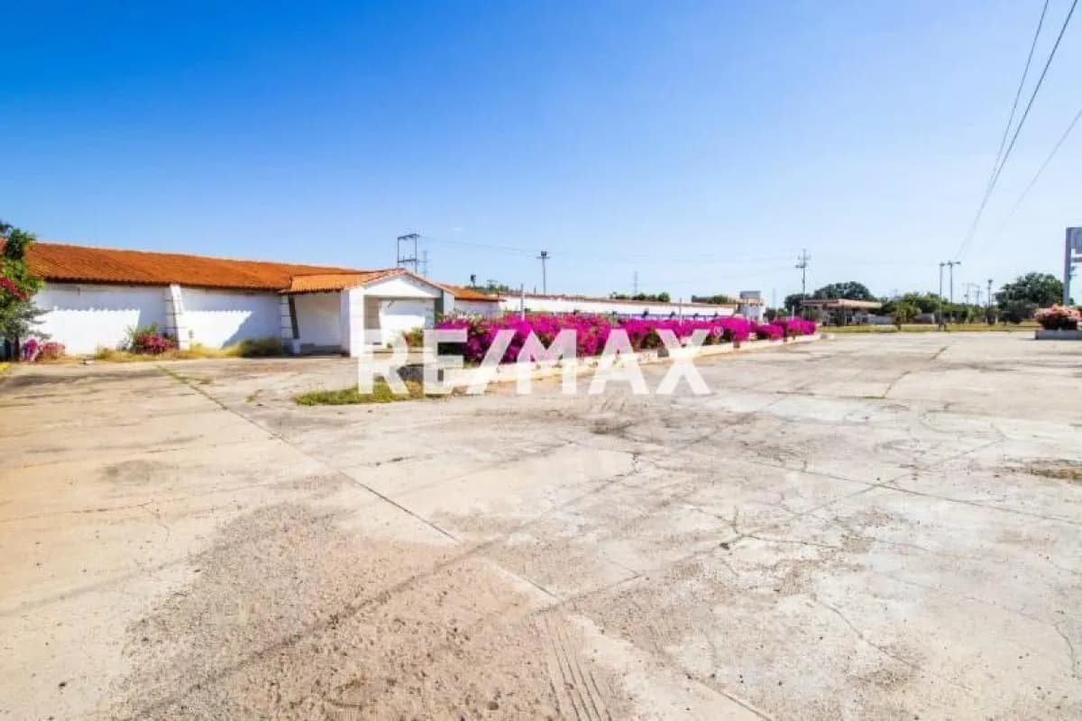 VENDE HOTEL EXELENTE UBICACION