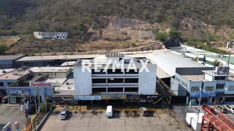EN VENTA OFICINA UBICADA EN EDIFICIO LAS GARZAS-LECHERIA