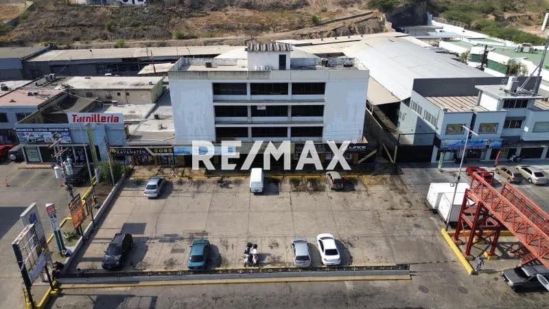 EN VENTA OFICINA UBICADA EN EL EDIFICIO LAS GARZA-LECHERIA
