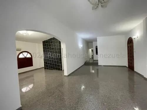 Casa De Lujo En Venta Palmarito Maracay Negociable Db 25-1318
