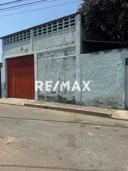 En Venta LOcal Comercial Con Vivienda en la Cooperativa