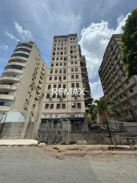 Se vende PENTHOUSE en la Urb, Terrazas de los nísperos. Res. GENNIE