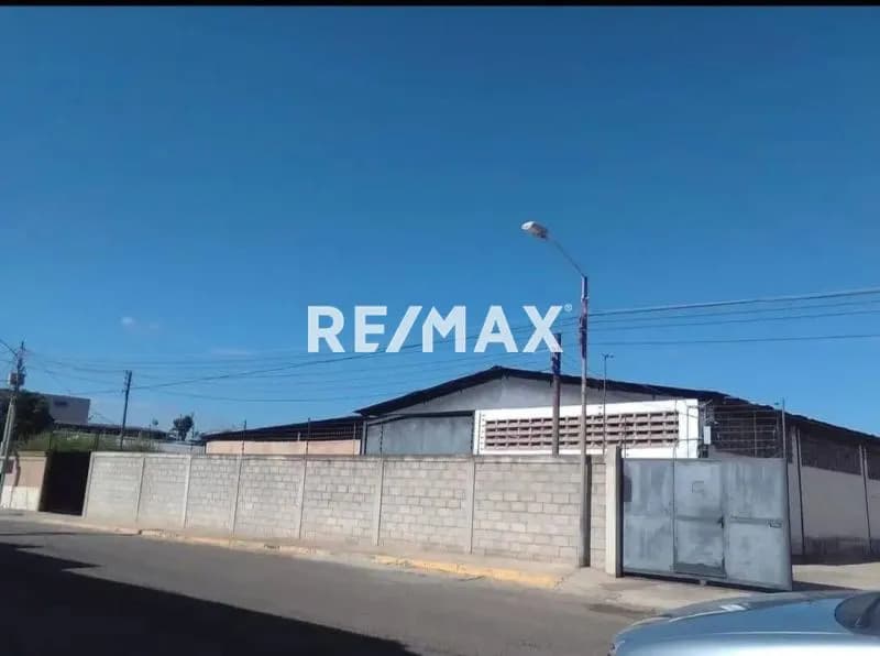 Terreno con Galpones en Venta Andrés Eloy Blanco