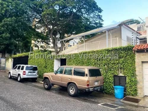 Encantadora Casa En Venta En Los Chorros 26-492 Ue