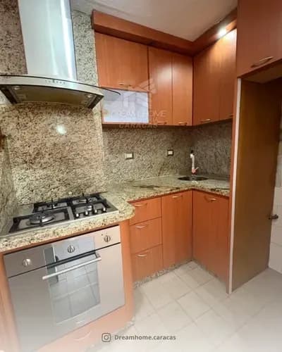 En Alquiler Apartamento Semi Amoblado En El Marqués Guatire