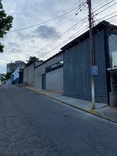 Global Vende Exclusivo Galpón A Estrenar En Urb Los Colorados