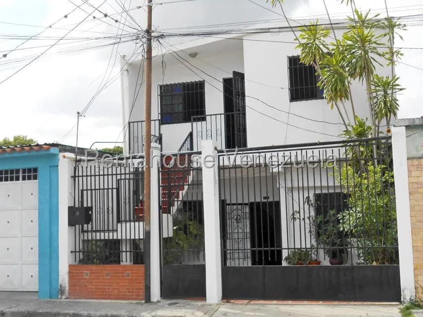 Casa (Duplex) en Venta en Parroquia Juan de Villegas, Lara