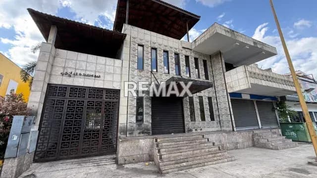 Local comercial en alquiler en la urbanización el Viñedo Valencia