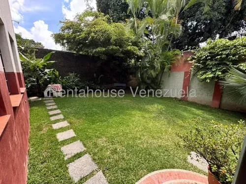 Casa En Venta En Los Palos Grandes Jardin