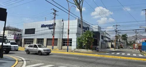 Casa Comercial En Valencia El Viñedo Avenida Andrés Eloy Blanco