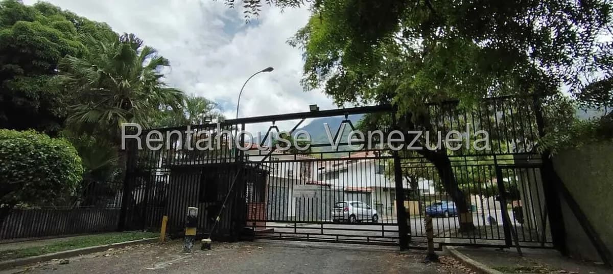 Casa (Duplex) en Alquiler en Los Chorros, Distrito Metropolitano
