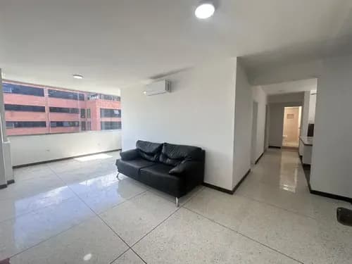 Sabana Grande Apartamento En Alquiler Remodelado De 3 Habitaciones