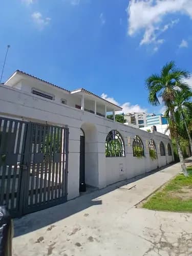 Vip 360 Ofrece Casa En Alquiler Dos Plantas, Tipo Showroom