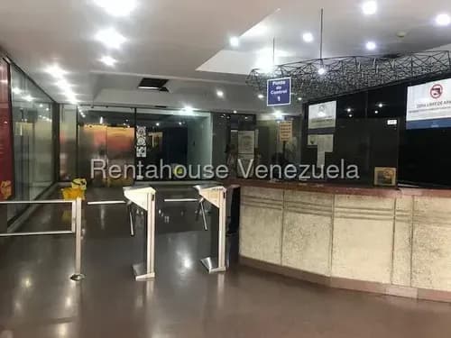 Cs Se Vende Oficina En Los Cortijos De Lourdes 26-17876