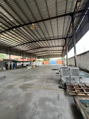 En Alquiler En Zona Industrial El Bosque, Valencia (al)