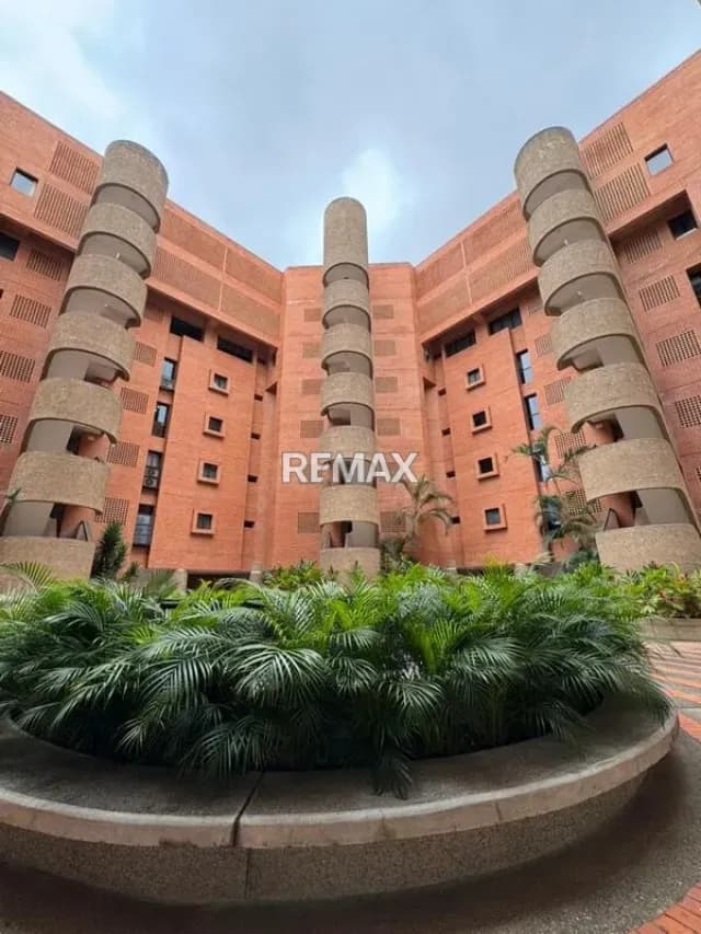 Alquiler de apartamento en la Urb. Los Samanes.