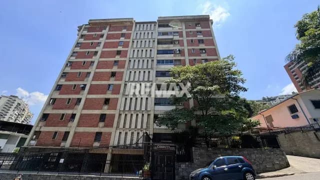 AMPLIO PENTHOUSE EN VENTA EN LOS CHAGUARAMOS