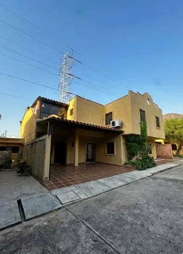Townhouse En Venta De Vanguardia En Mango Village Mañongo Jc-lp