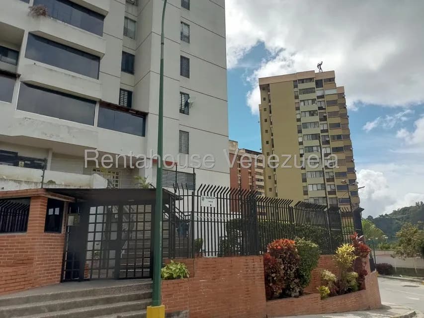 Apartamento (Duplex) en Alquiler en Guaicay, Distrito Metropolitano