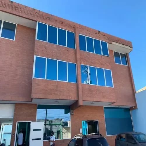 Johana Lazaro Alquila O Vende Edificio Clinico Con Planta Electrica En El Casco Historico De Puerto Cabello **clientes Directos**