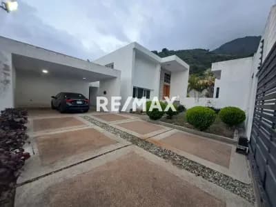 QUINTA MINIMALISTA EN SAN ISIDRO