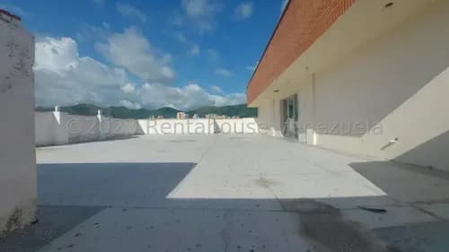 Alquilamos Espacioso Salón De Usos Múltiples En Obra Blanca, Al Aire Libre, Con Una Vista Increíble De La Ciudad, Cuenta Con 249mts2. Ideal Para Sitios De Comida, Actividad Al Aire Libre