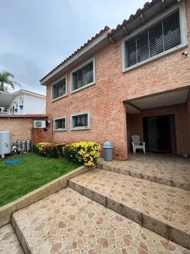 Casa En Venta Trigal Norte Moderna Y Amplia Dos Plantas Con 336m2 De Construcción Gavip
